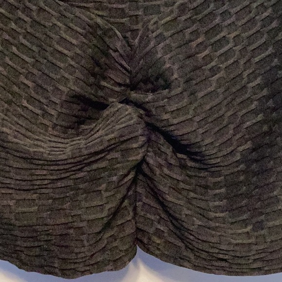 Workout booty shorts size small - Picture 5 of 5